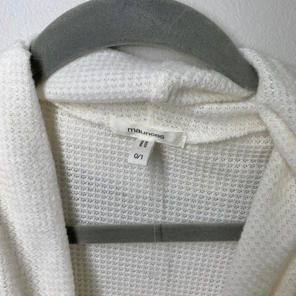 Maurice’s Oversized White Cream Sweater - Picture 4 of 4